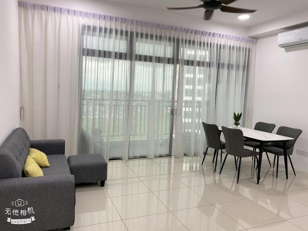 ג'והור בהרו Homenest Jb City Poolview Suite By Cozy Home מראה חיצוני תמונה