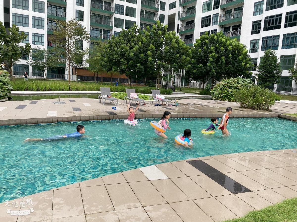 ג'והור בהרו Homenest Jb City Poolview Suite By Cozy Home מראה חיצוני תמונה