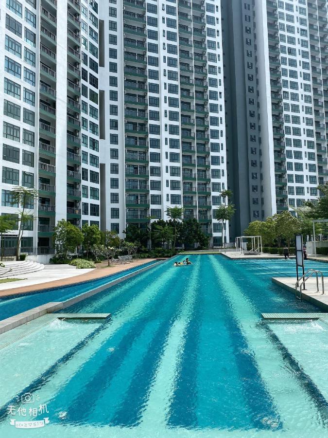 ג'והור בהרו Homenest Jb City Poolview Suite By Cozy Home מראה חיצוני תמונה