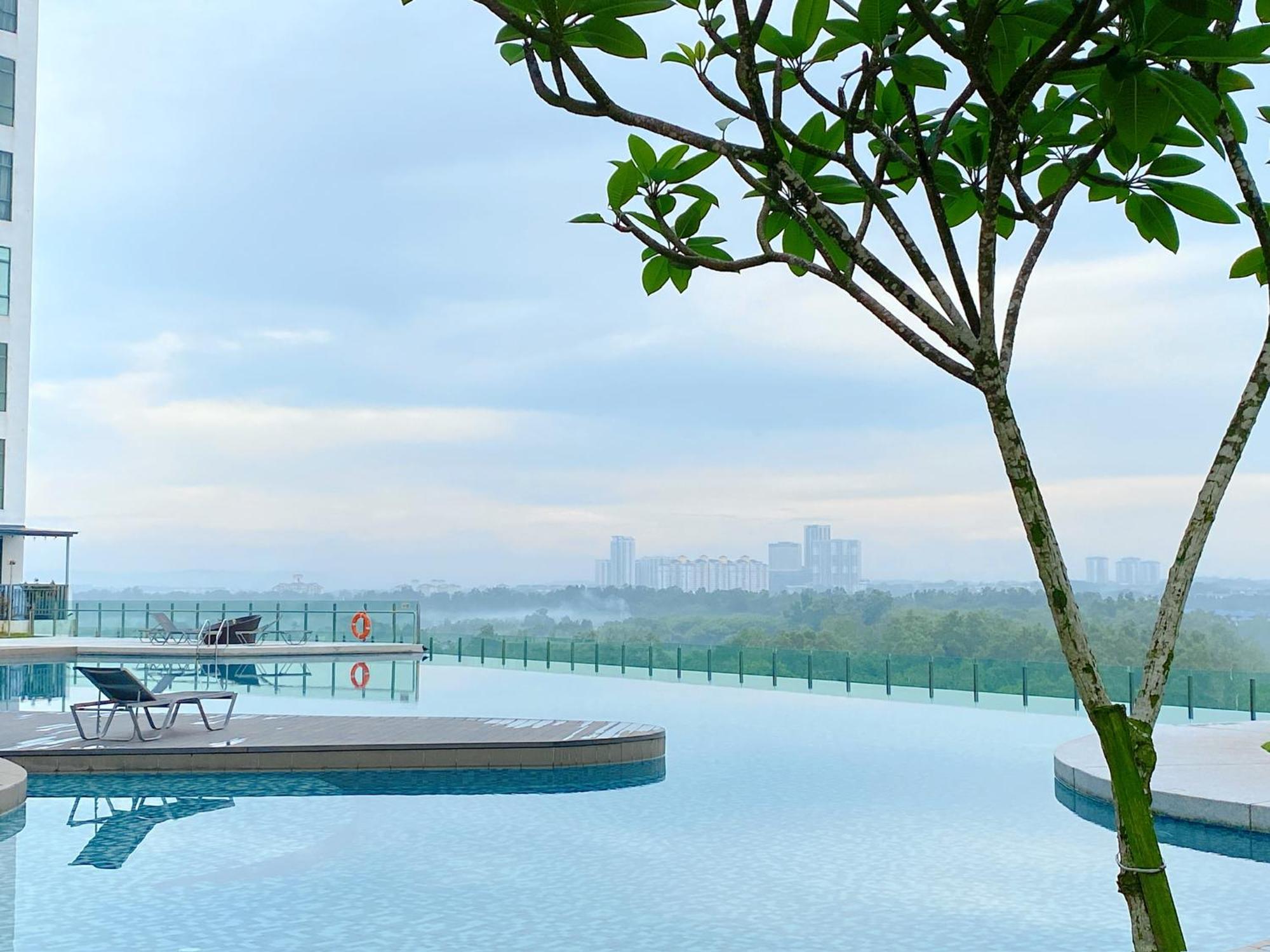 ג'והור בהרו Homenest Jb City Poolview Suite By Cozy Home מראה חיצוני תמונה