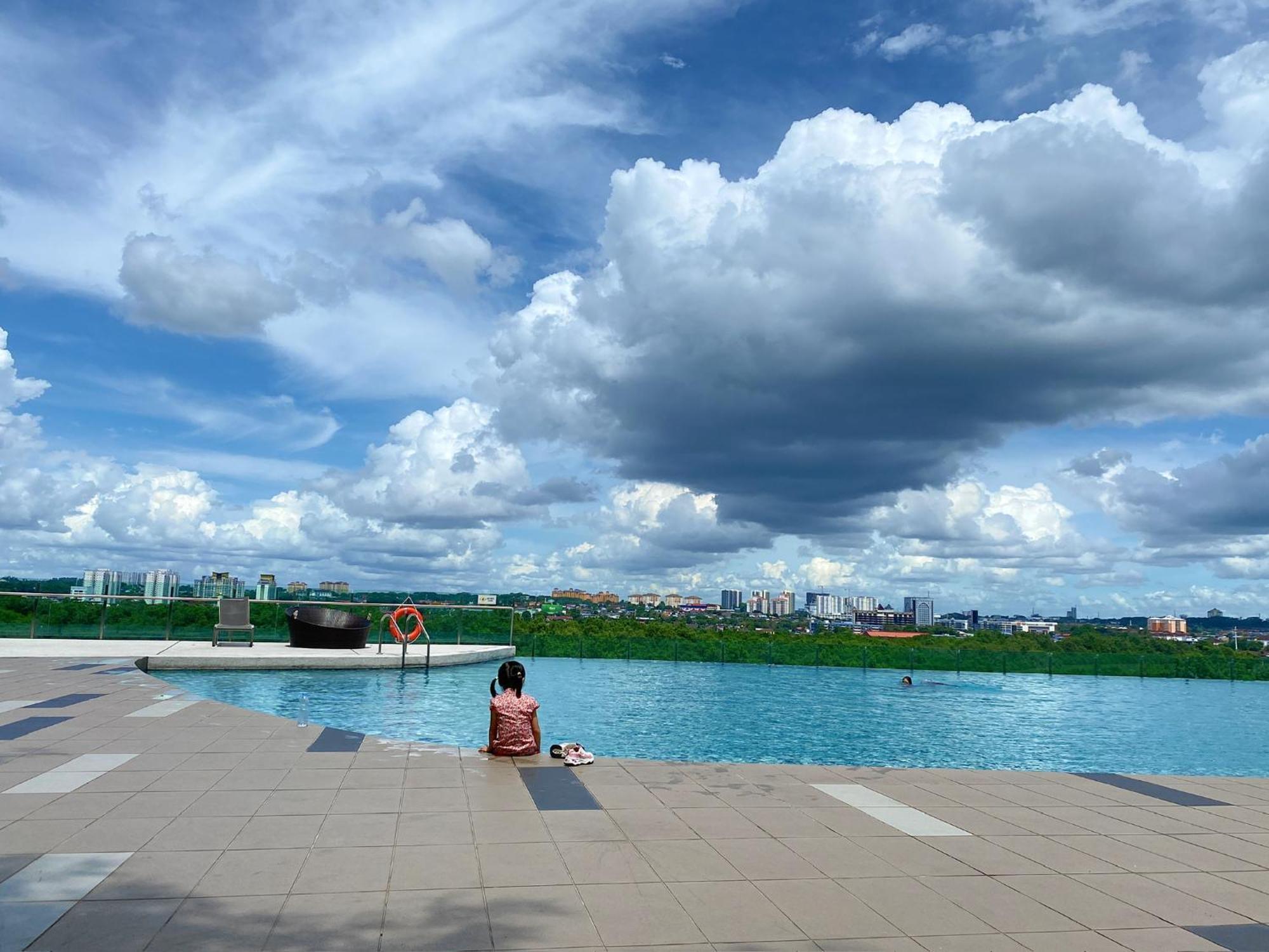 ג'והור בהרו Homenest Jb City Poolview Suite By Cozy Home מראה חיצוני תמונה