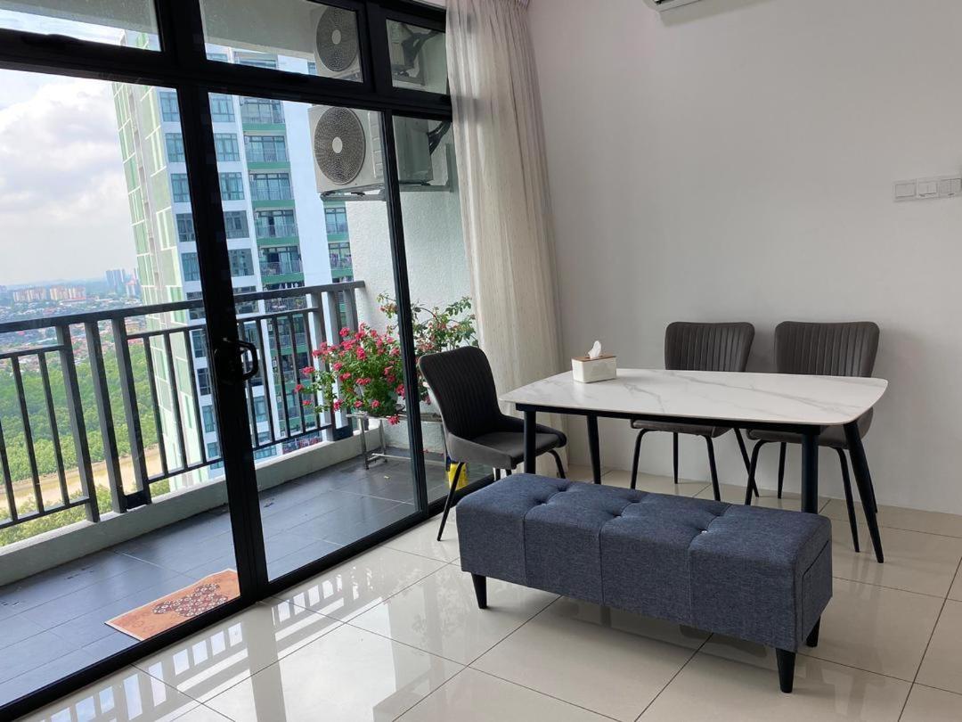 ג'והור בהרו Homenest Jb City Poolview Suite By Cozy Home מראה חיצוני תמונה